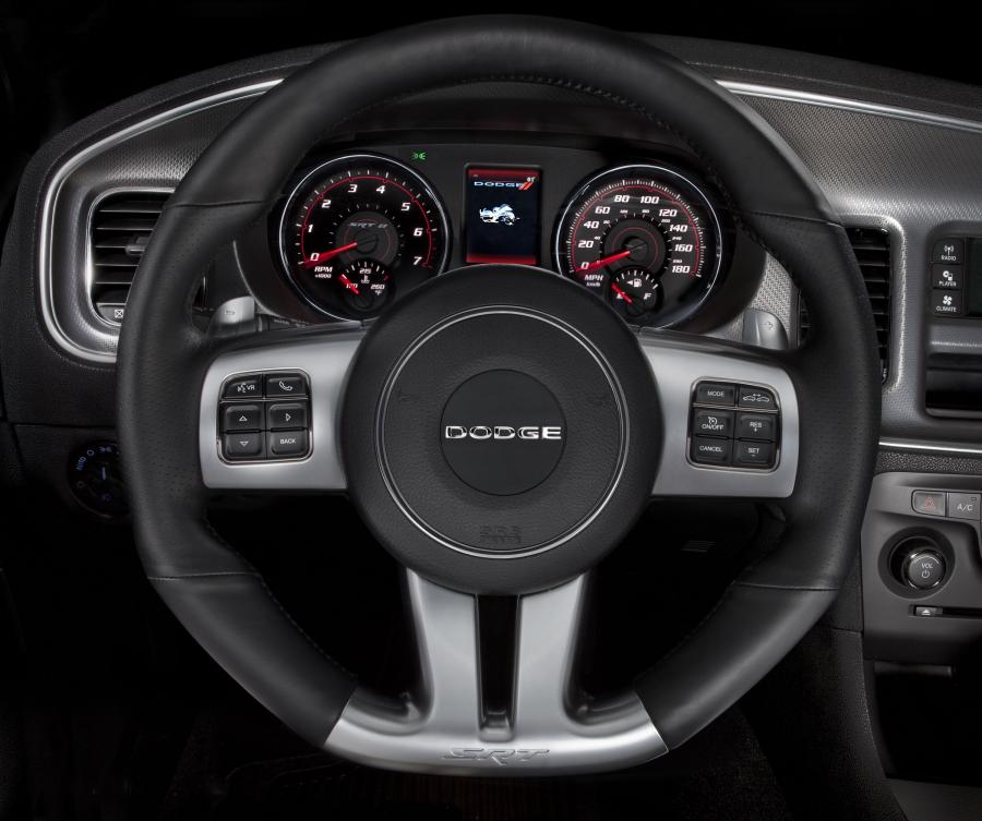  Dodge Charger SRT8 Super Bee 2012 года  (фото 6 из 39)